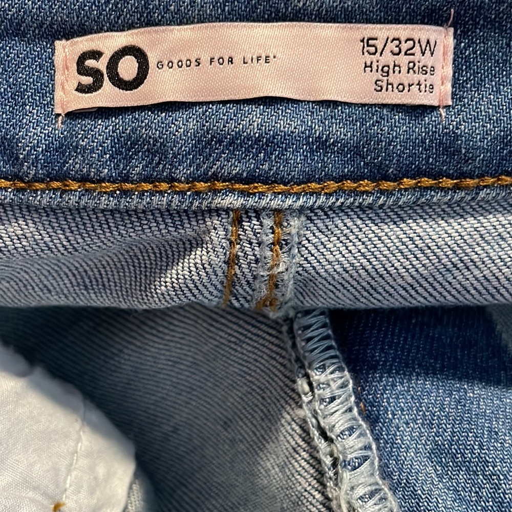 NWT SO Jean Shorts. Size 15/32W - Picture 6 of 7